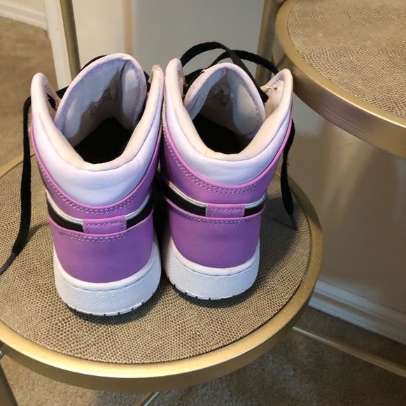 Jordan’s purple white and black gently used - Picture 2 of 5